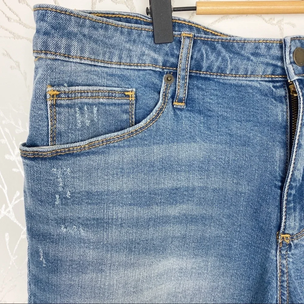 UNIVERSAL THREAD High-Rise Shortie Jean Shorts 16